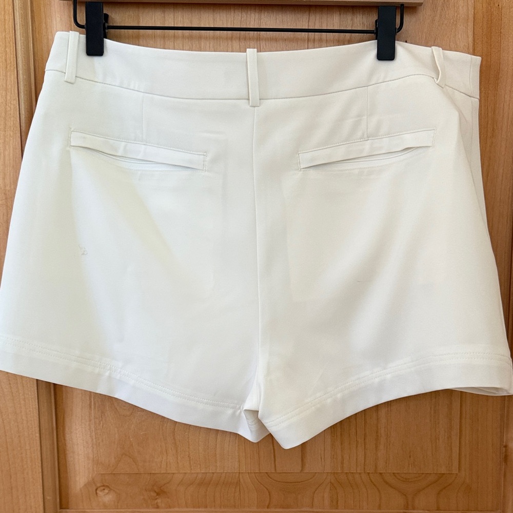 Malbon Golf Pleated Shorts - Picture 3 of 7